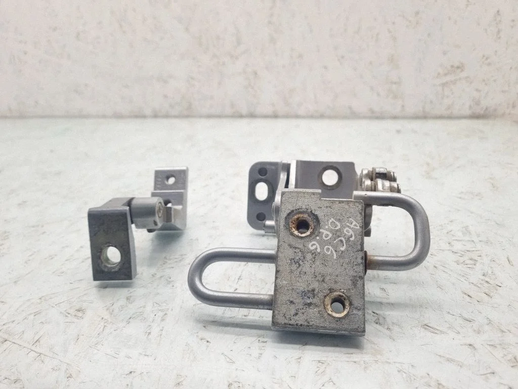 Tagaukse hingede komplekt 8E0833412E