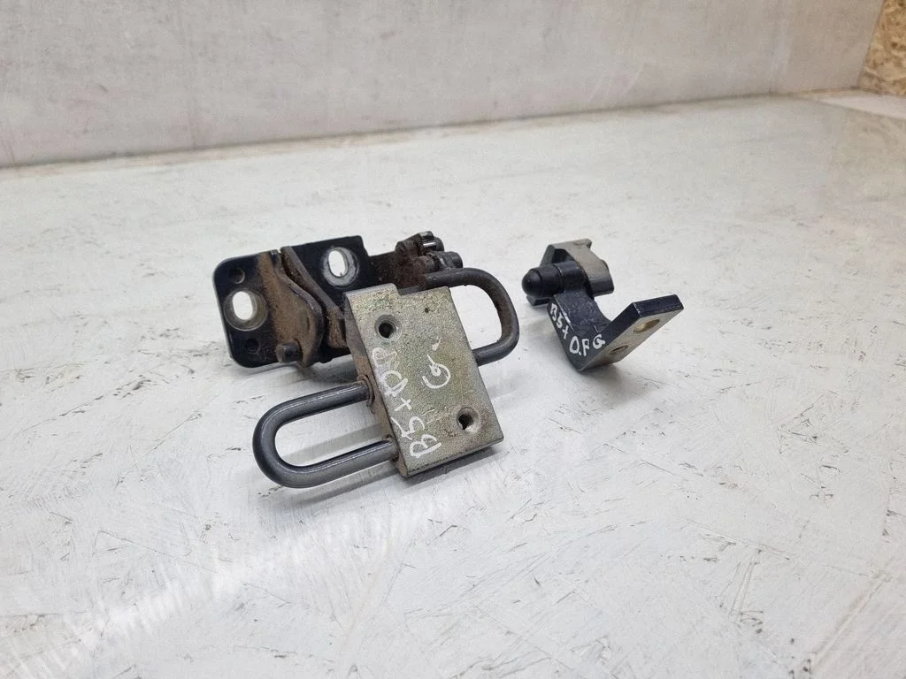 Tagaukse hingede komplekt – Volkswagen Passat B5.5 (2001-2005)