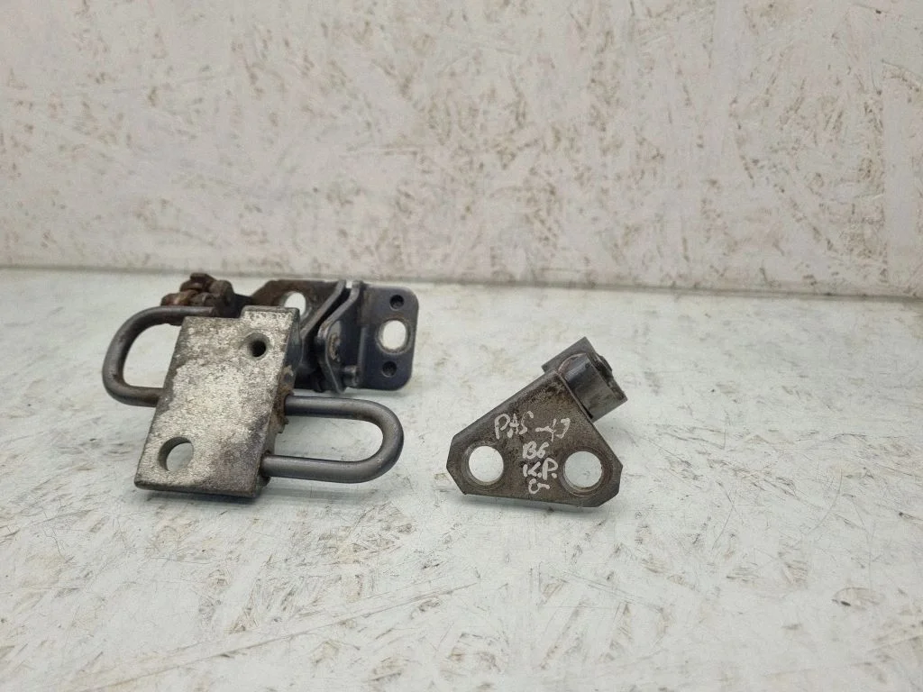 Tagaukse hingede komplekt – Volkswagen Passat B6 (2005-2010)