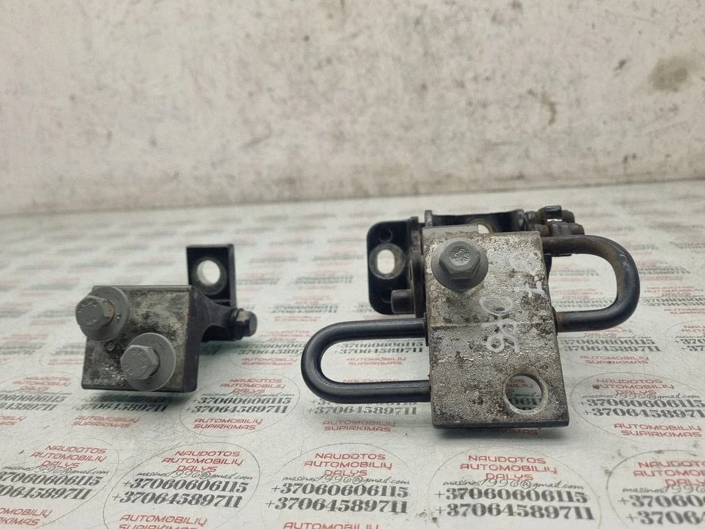 Tagaukse hingede komplekt – Audi Q7 4L (2005-2015)