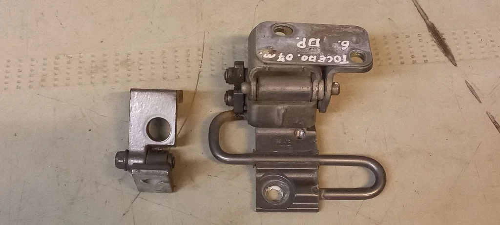 Tagaukse hingede komplekt – Seat Toledo III (5P) (2004-2009)