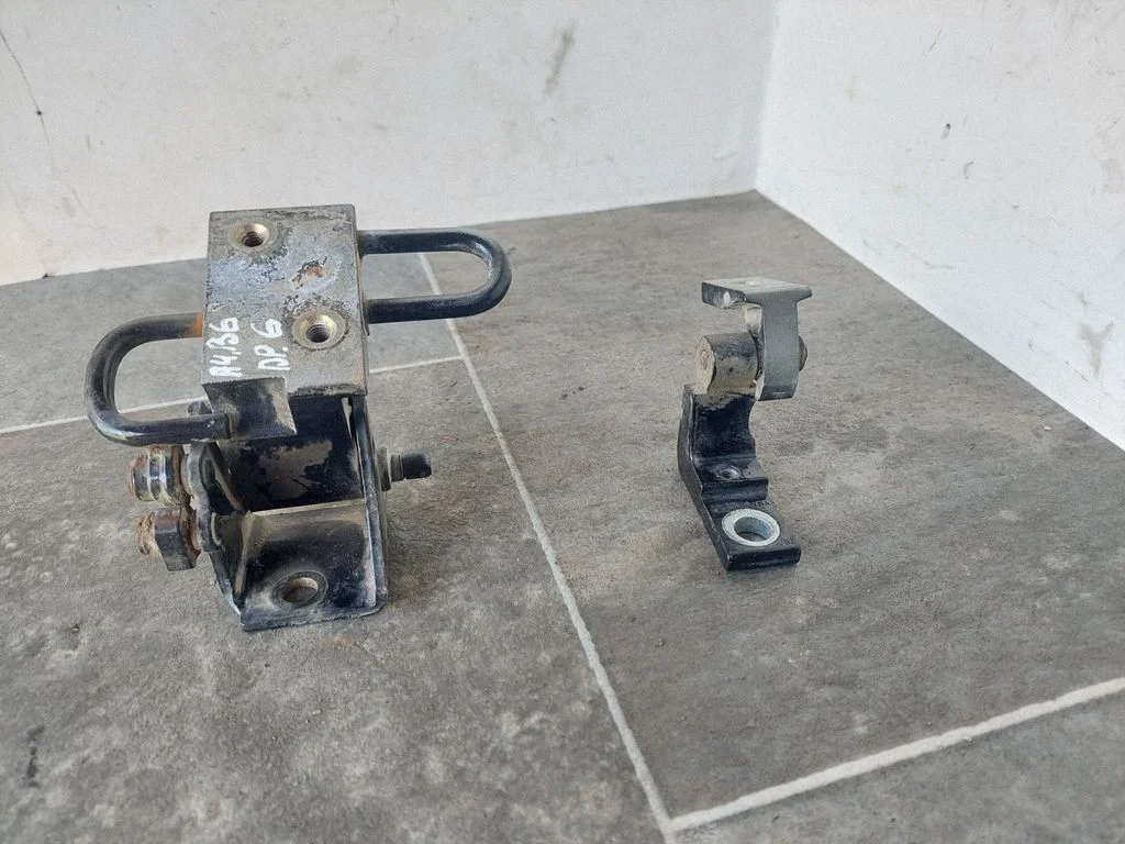 Tagaukse hingede komplekt – Audi A4 S4 B6 8E 8H (2001-2005)