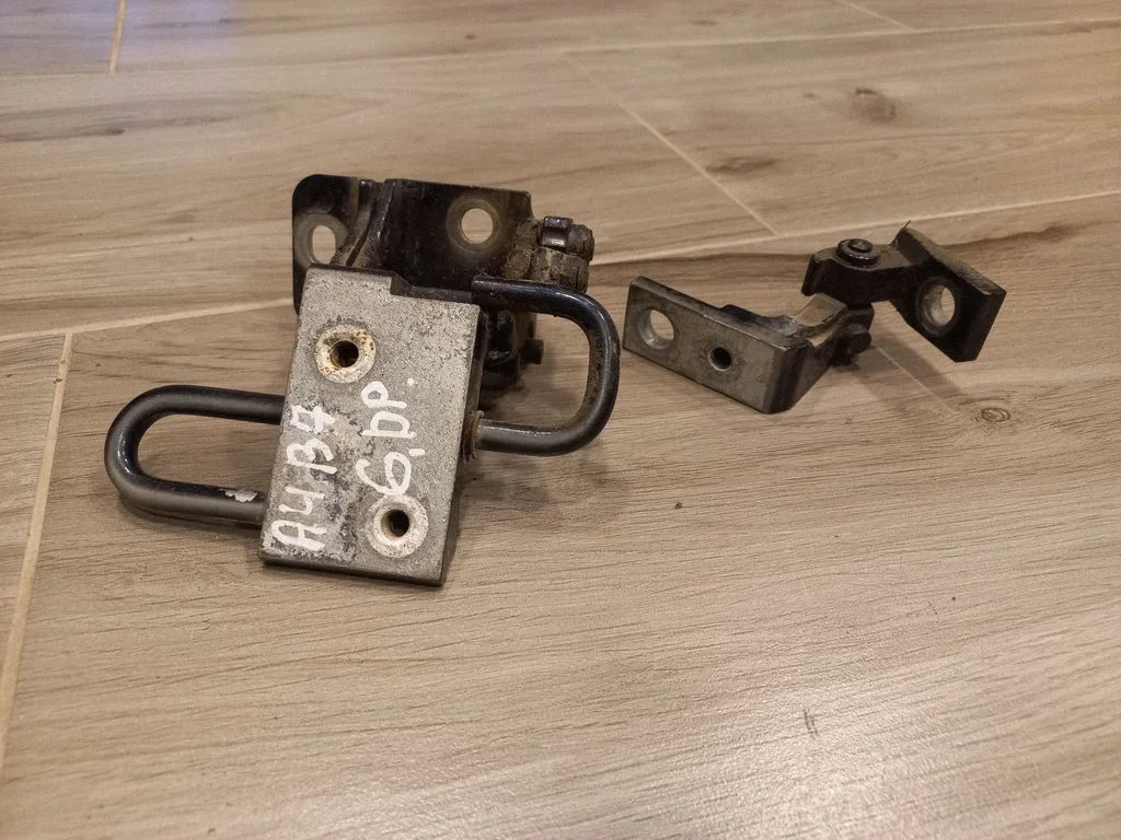 Tagaukse hingede komplekt – Audi A4 S4 B7 8E 8H (2005-2008)