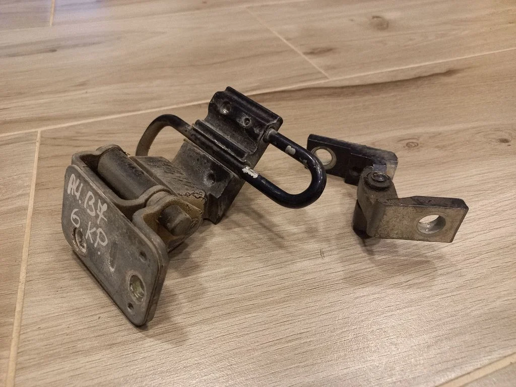 Tagaukse hingede komplekt – Audi A4 S4 B7 8E 8H (2005-2008)