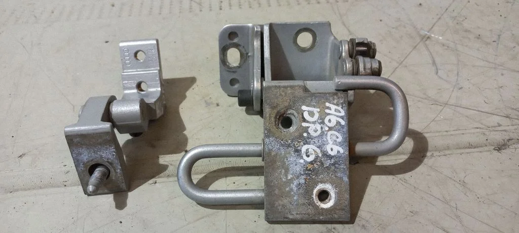 Tagaukse hingede komplekt – Audi A6 Allroad C6 (2006-2011)