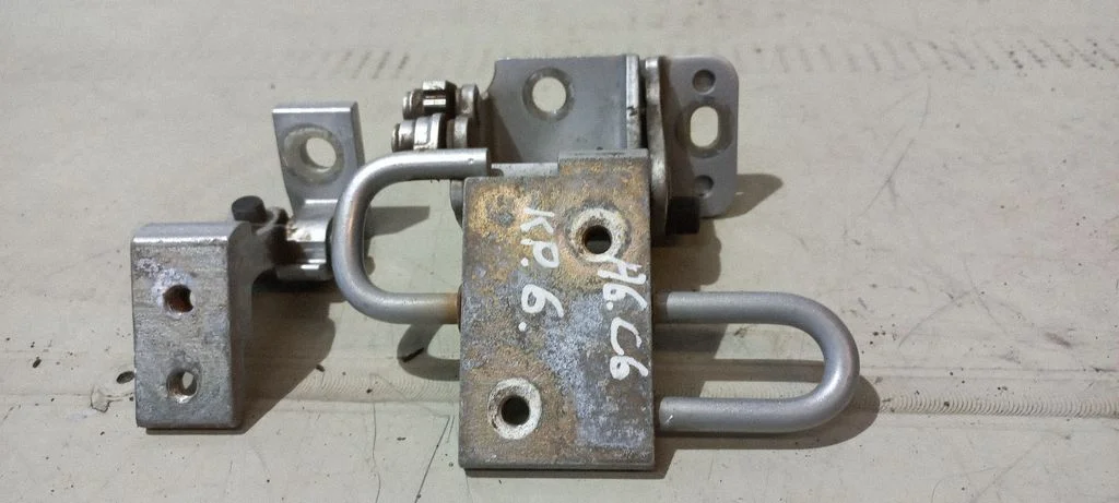 Tagaukse hingede komplekt – Audi A6 Allroad C6 (2006-2011)