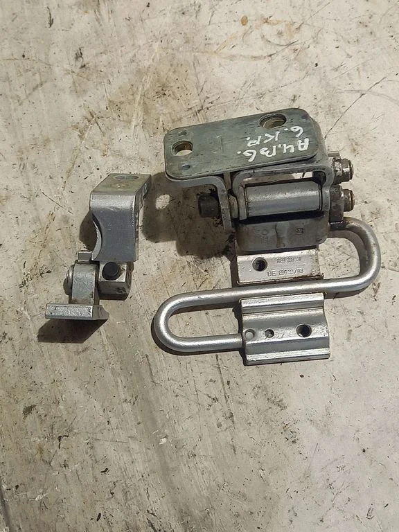 Tagaukse hingede komplekt – Audi A4 S4 B6 8E 8H (2001-2005)