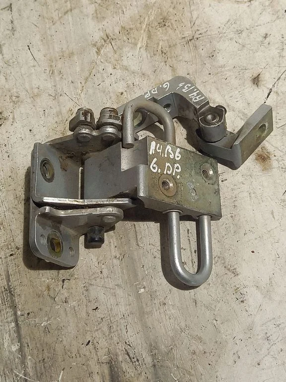 Tagaukse hingede komplekt – Audi A4 S4 B6 8E 8H (2001-2005)