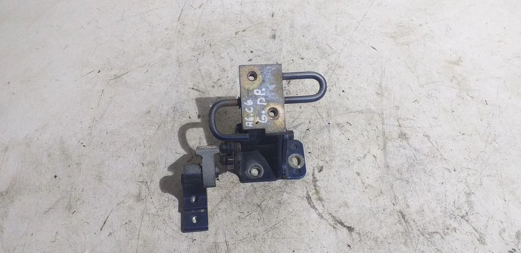 Tagaukse hingede komplekt – Audi A6 Allroad C5 (1999-2005)