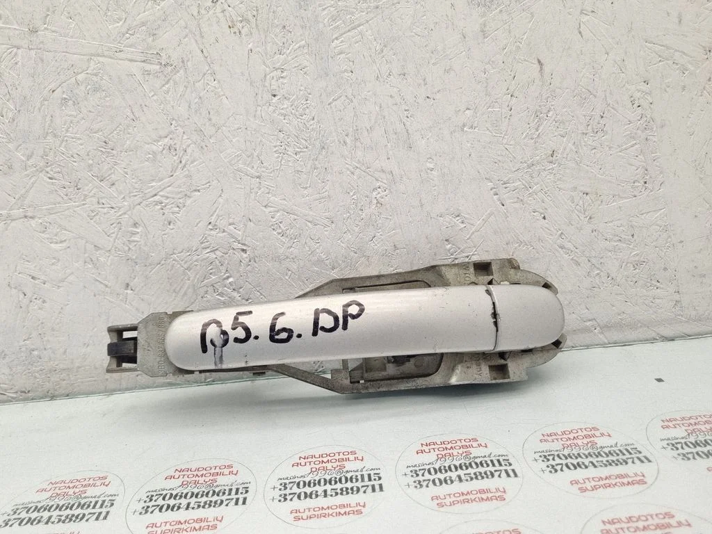 Rear door exterior handle – rear right
