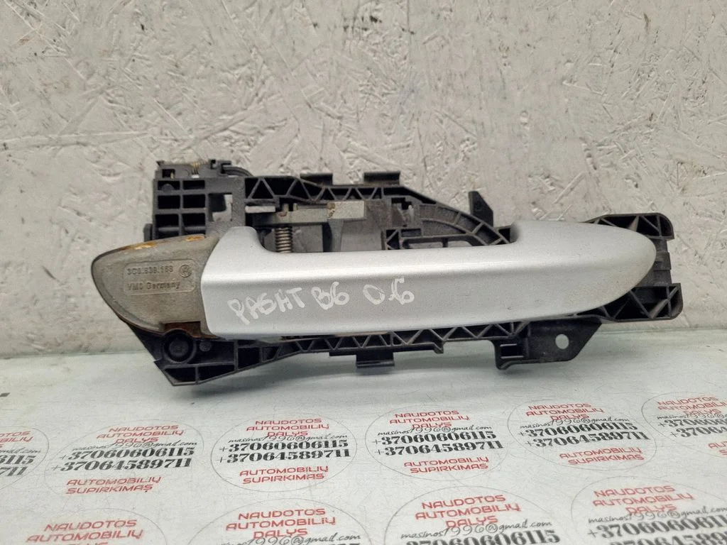 Aizmugurējo durvju ārējais atvēršanas rokturis – Volkswagen Passat CC (2008-2016)