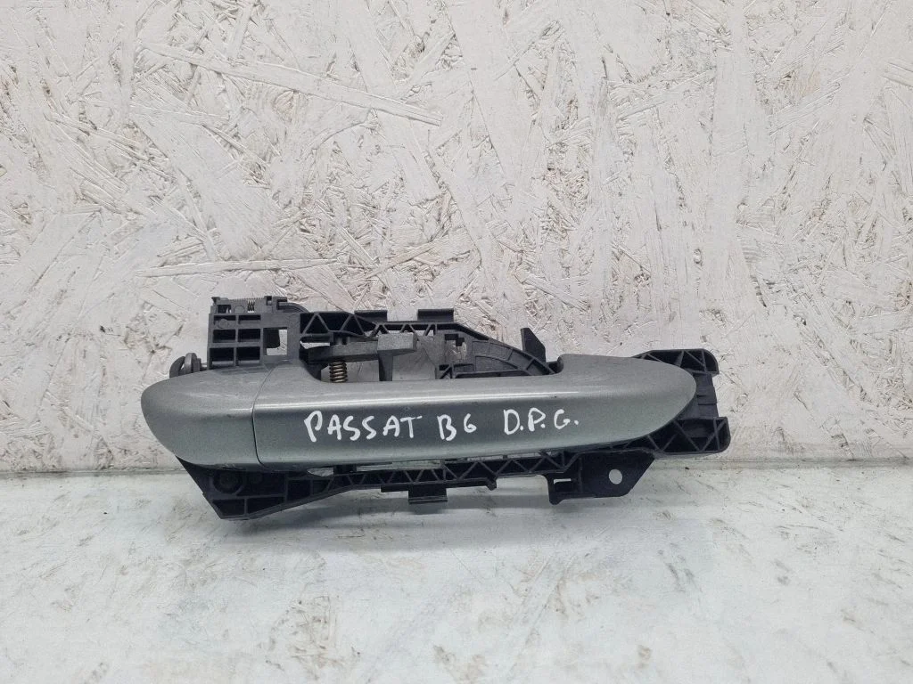 Rear door exterior handle – Volkswagen Passat B6 (2005-2010)