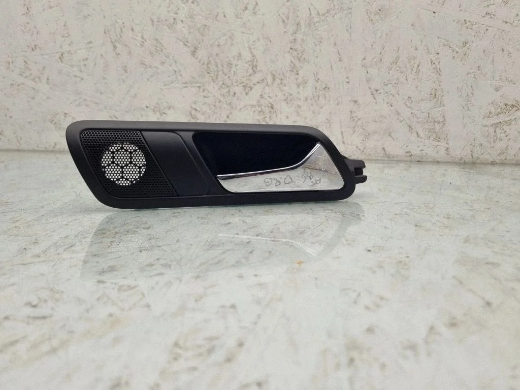 Rear door interior handle 3C4839114
