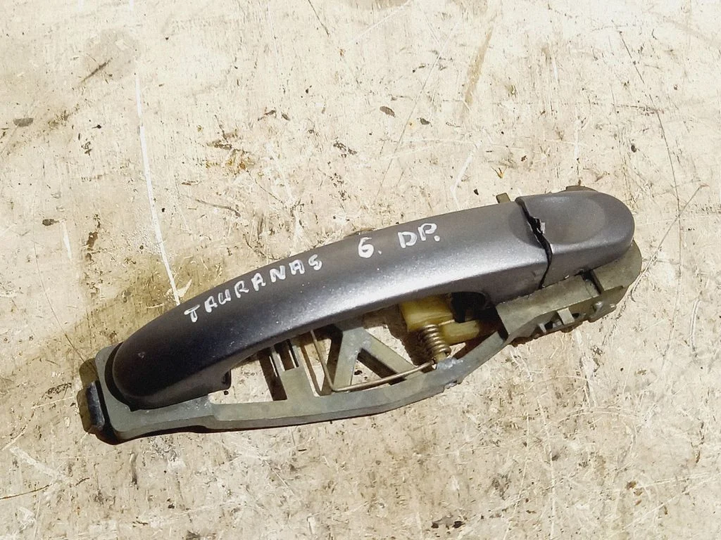 Tagaukse välimine käepide – Volkswagen Touran I (2003-2010)