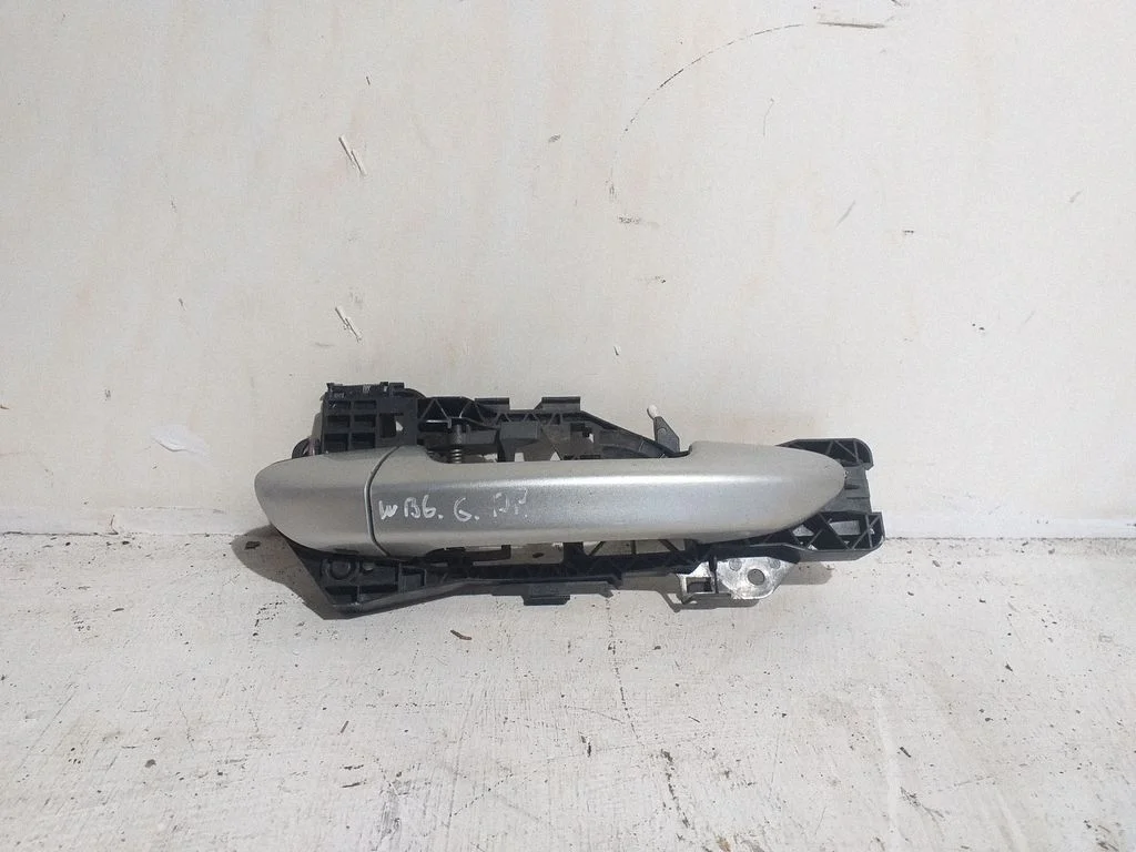 Tagaukse välimine käepide – Volkswagen Passat B6 (2005-2010)