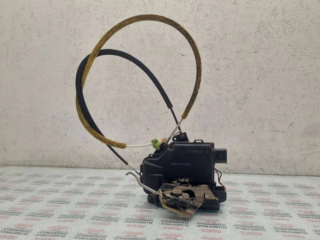 Rear door lock 4B0839016B