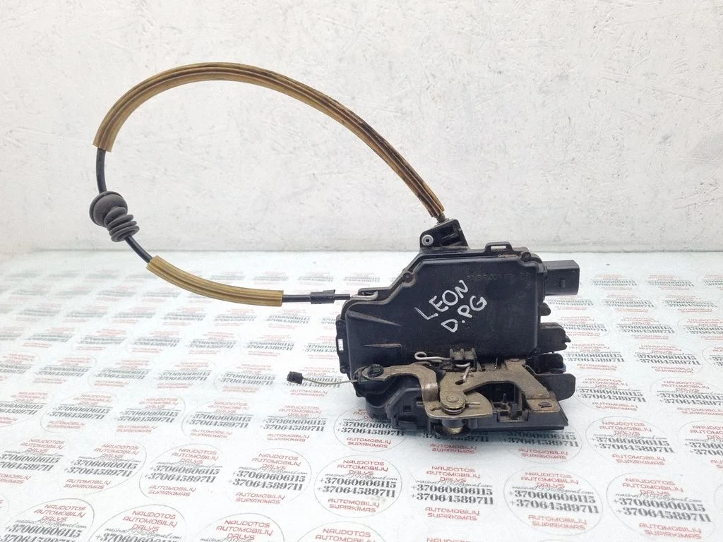 Rear door lock – rear right