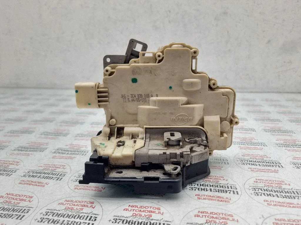 Zamek drzwi tylnych 3C4839015A