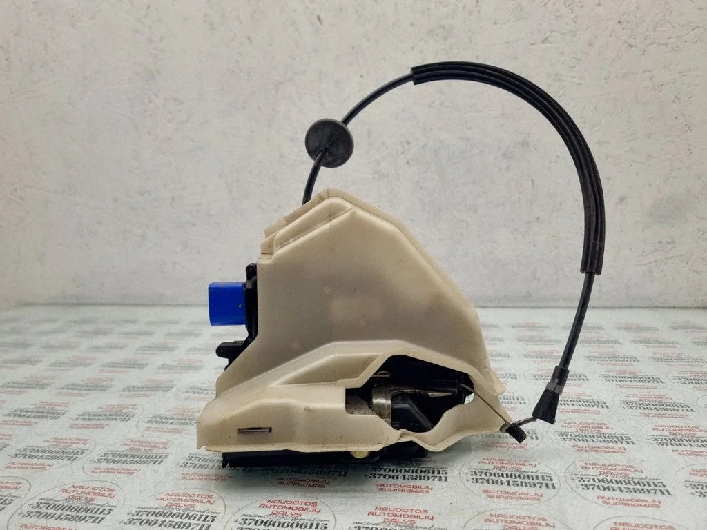 Rear door lock – rear left