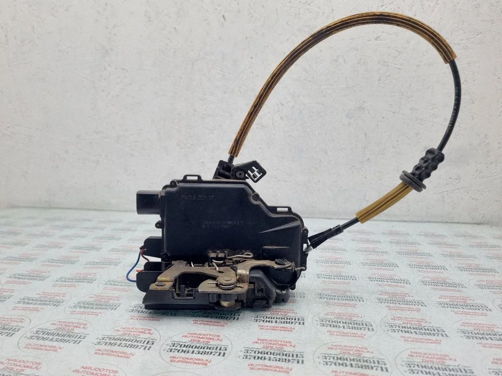 Rear door lock 3B4839015A