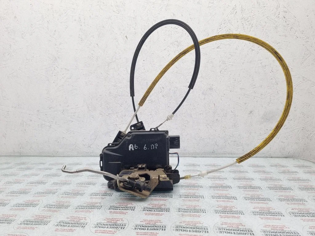 Rear door lock – rear right