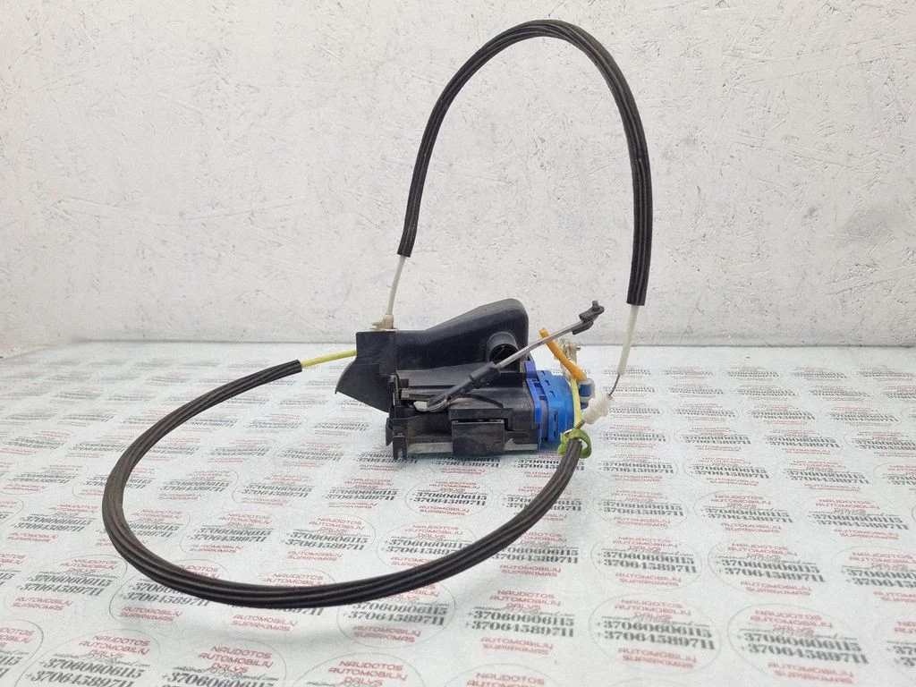 Rear door lock 8D0839015A