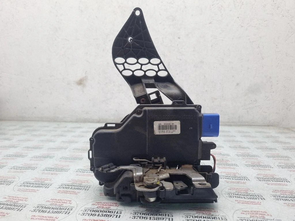 Tagaukse lukk 3D4839016K
