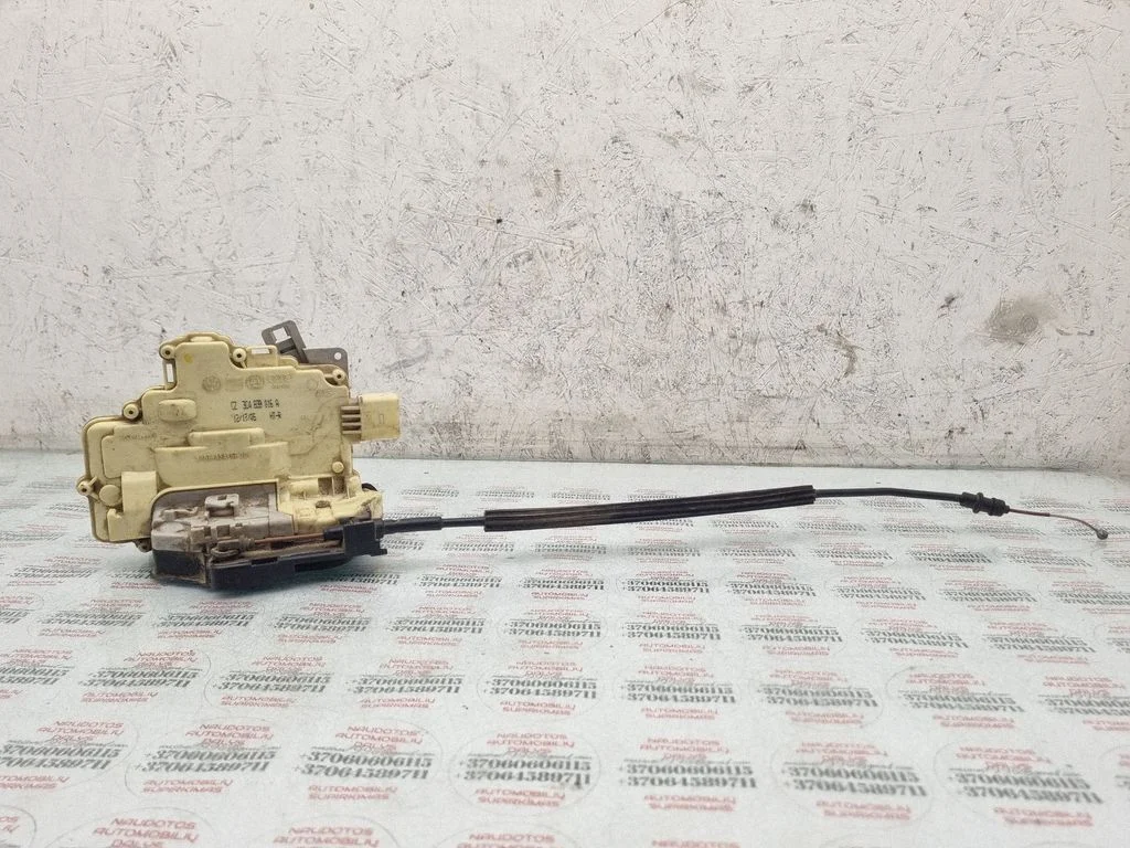 Rear door lock 3C4839016A