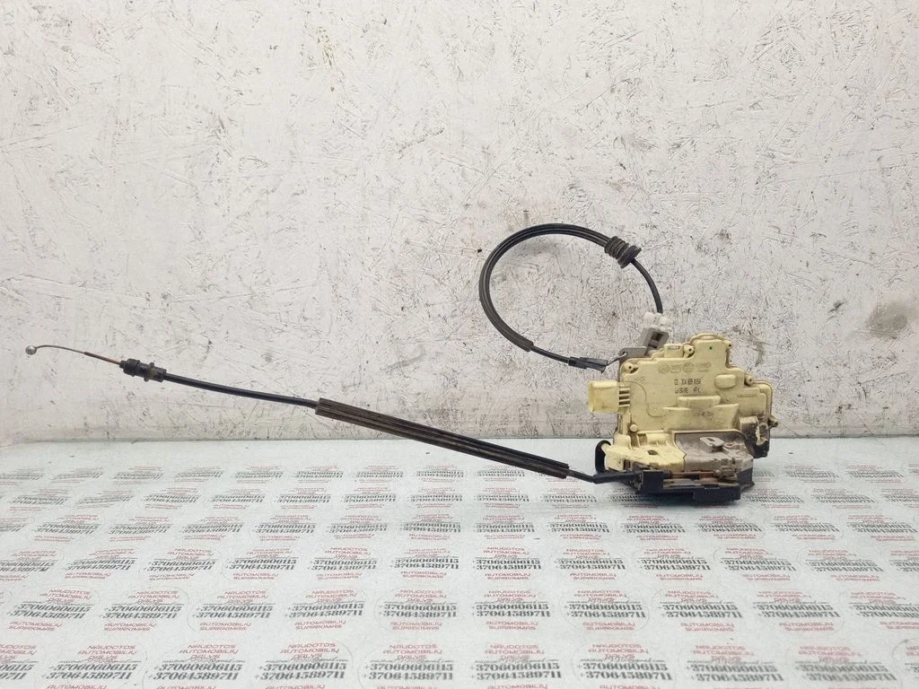 Rear door lock 3C4839015A