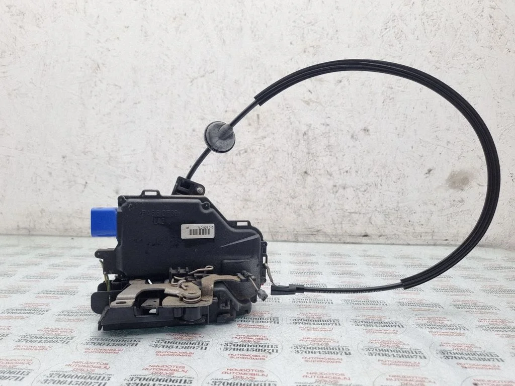 Rear door lock – Volkswagen Touran I (2003-2010)