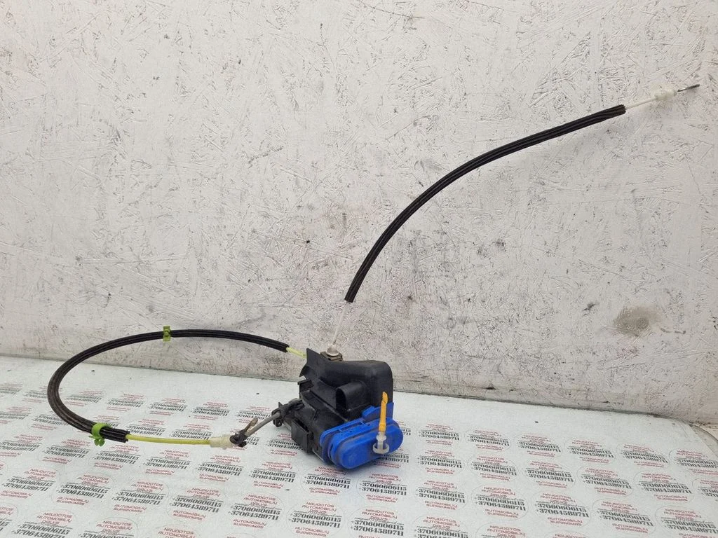 Rear door lock 8D0839015A