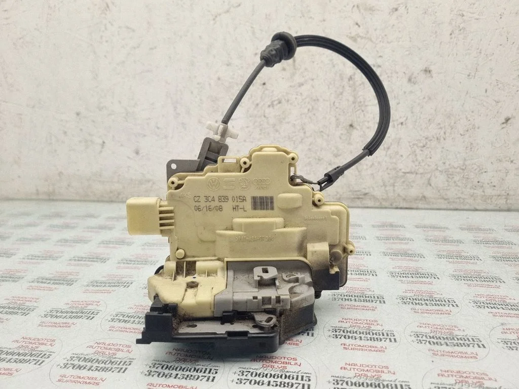 Rear door lock 3C4839015A