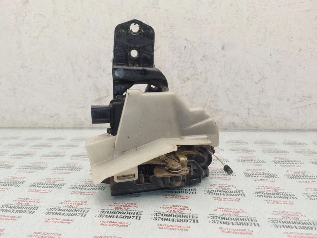 Rear door lock 3B0837867