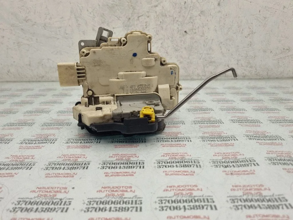 Rear door lock 4F0839015A