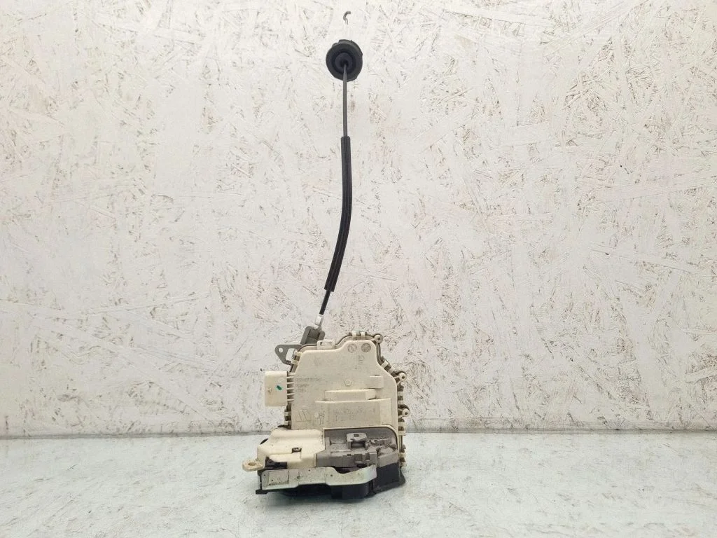Rear door lock – Audi A4 Allroad B8 (2008-2016)