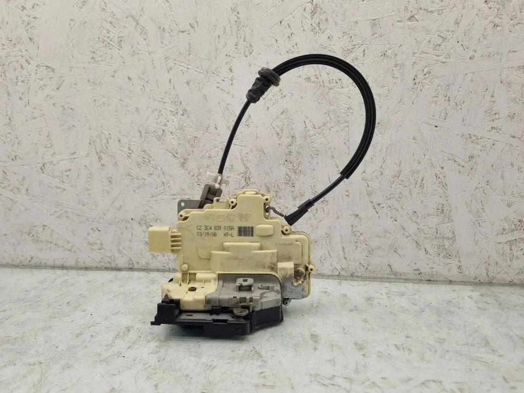 Rear door lock 3C4839015A