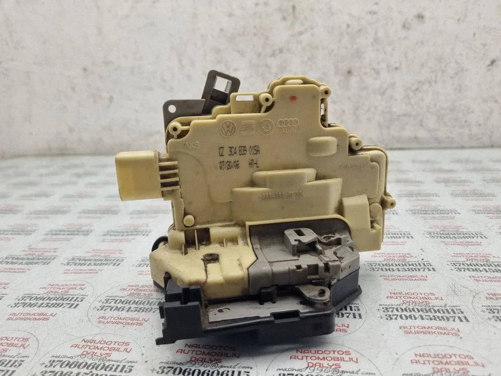 Rear door lock 3C4839015A