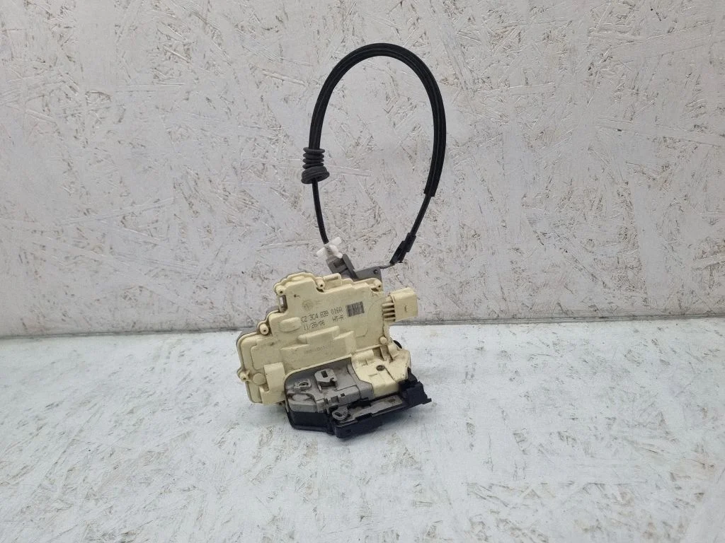 Rear door lock 3C4839016A