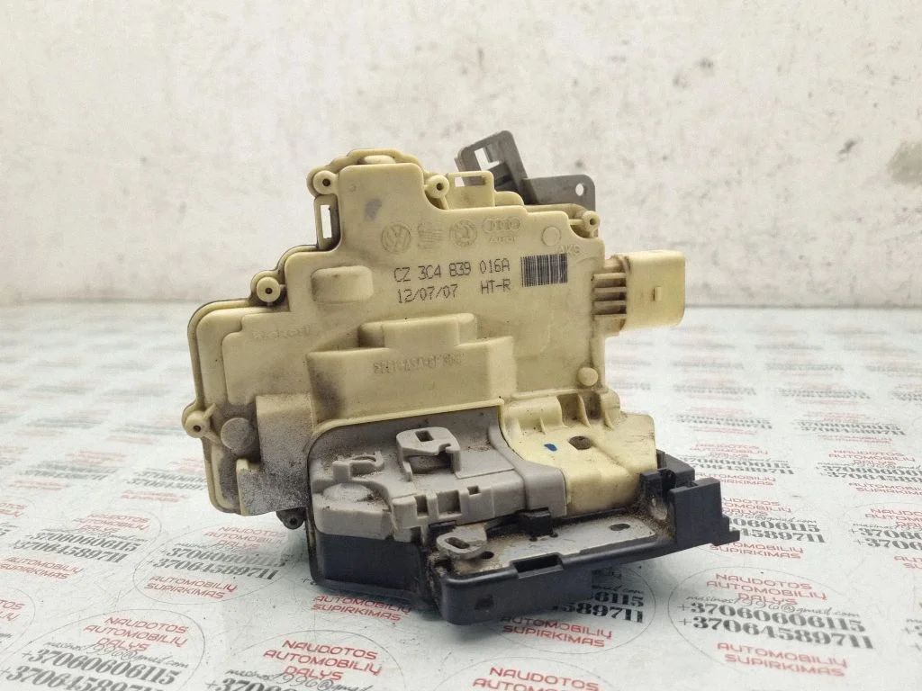 Rear door lock 3C4839016A