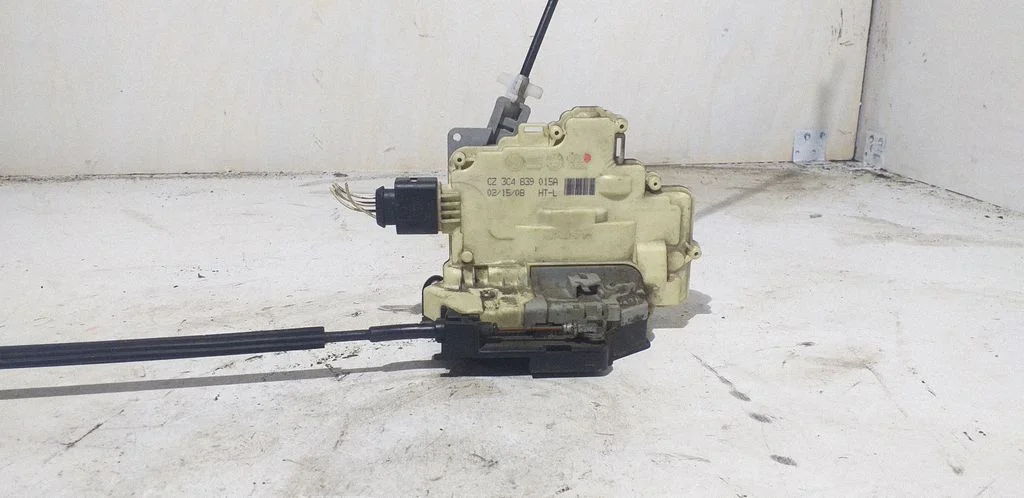 Zamek drzwi tylnych 3X4839015A