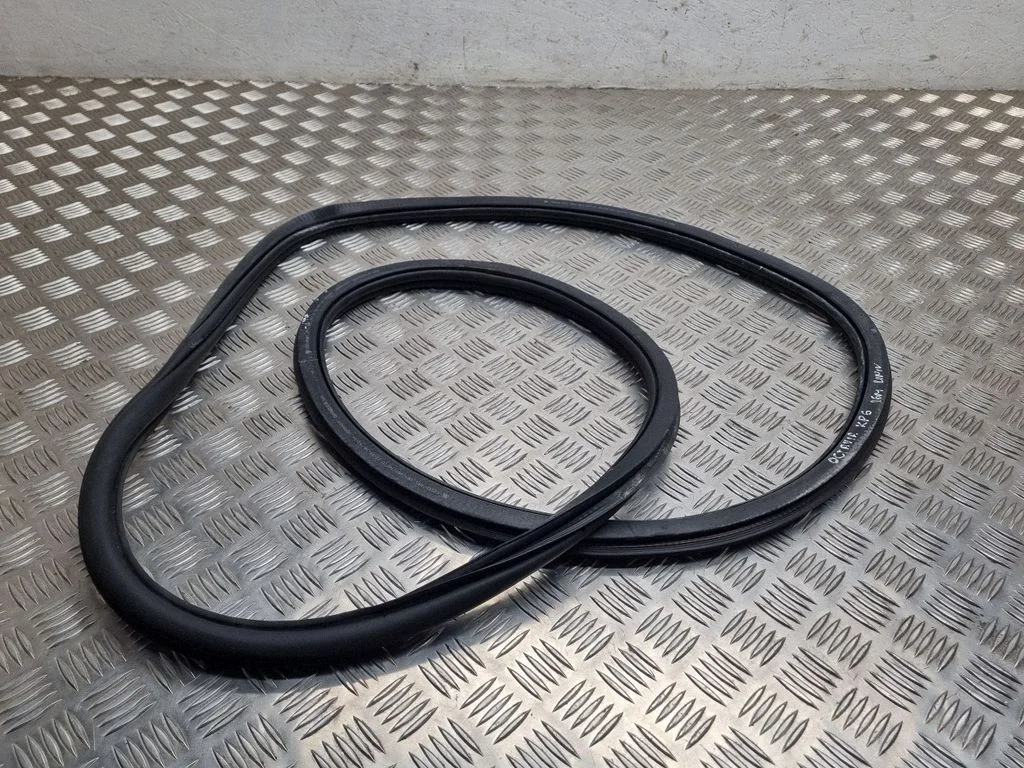 Tagaukse tihend (kere pool) – Skoda Octavia Mk3 (5E) (2013-2019)