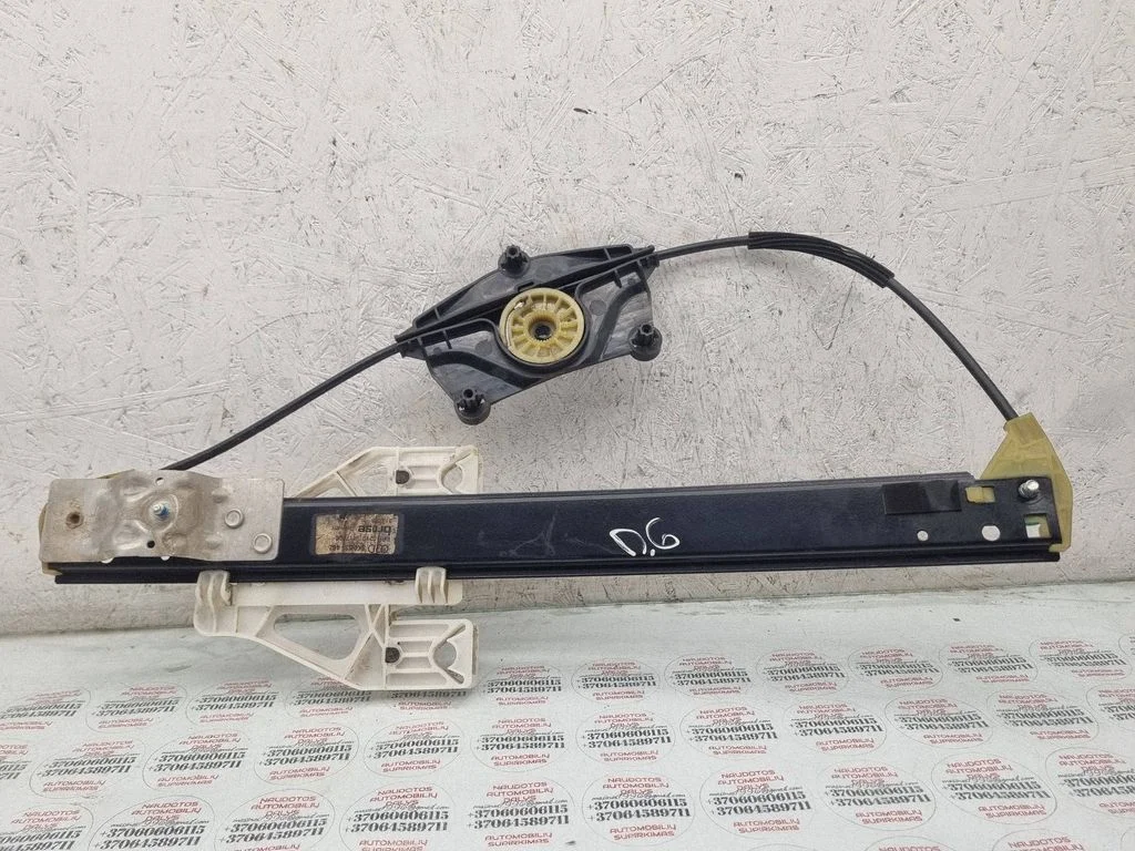 Rear window lifting mechanism without motor 8K0839462