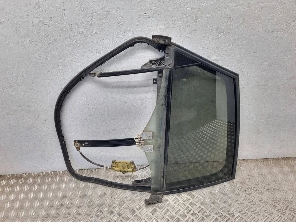 Tagaukse aknatõstuk ilma mootorita 4F0839462A