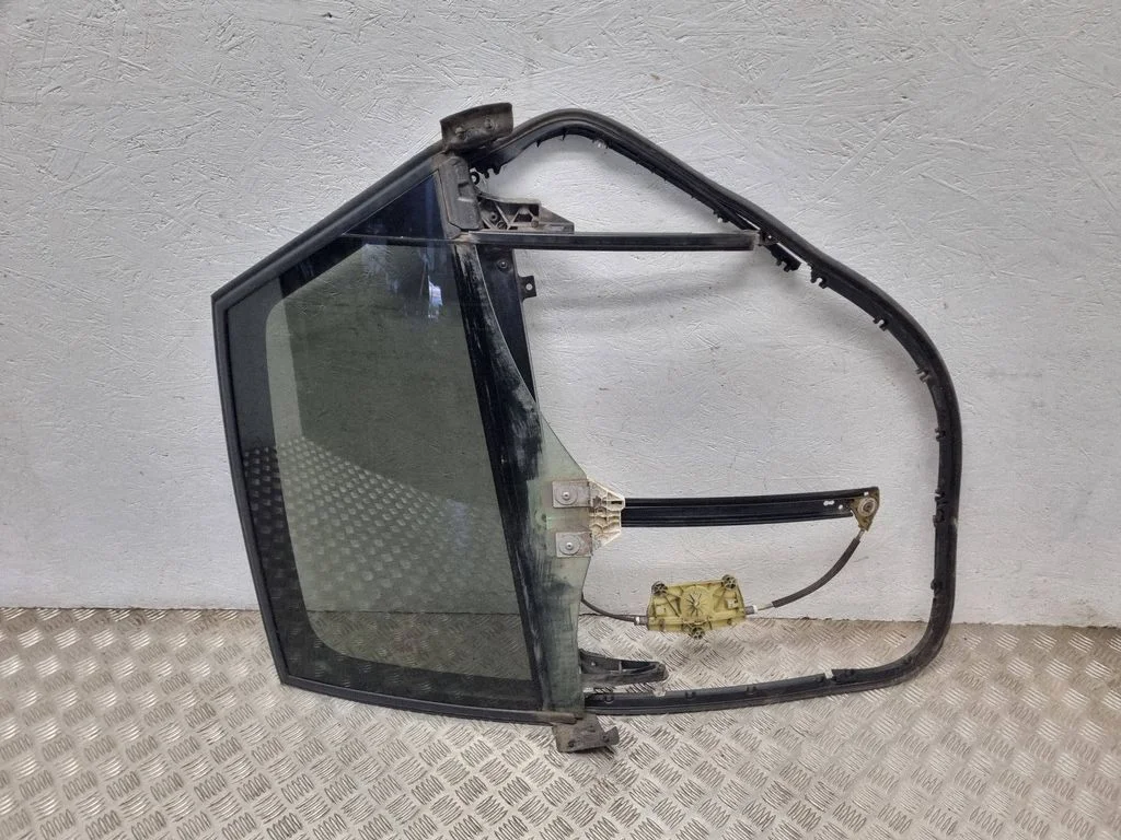 Tagaukse aknatõstuk ilma mootorita 4F0839461A