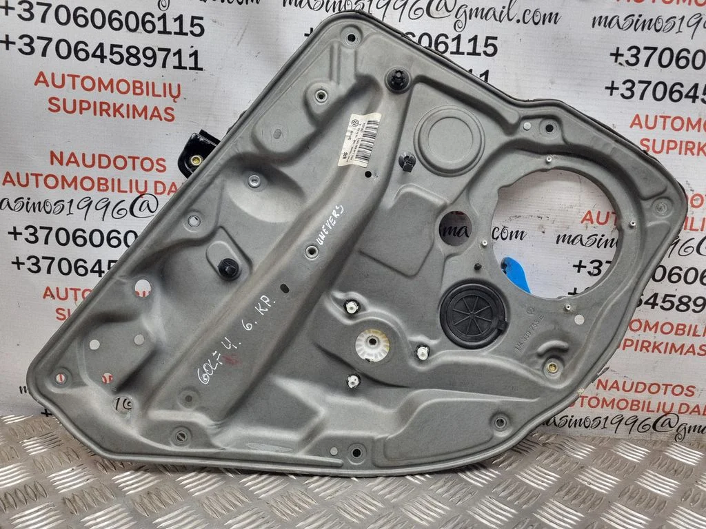 Rear window lifting mechanism without motor – Volkswagen Golf IV (1998-2005)
