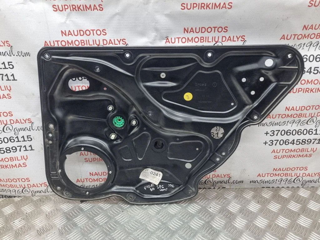 Rear window lifting mechanism without motor – Volkswagen Passat CC (2008-2016)
