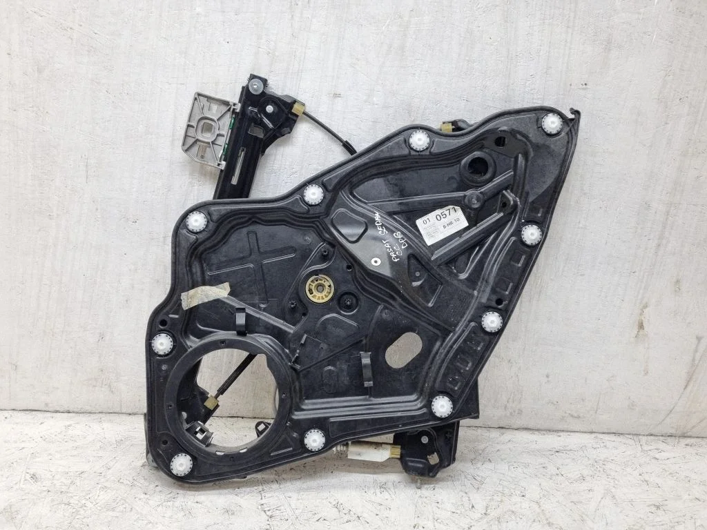 Rear window lifting mechanism without motor 3C8839756D