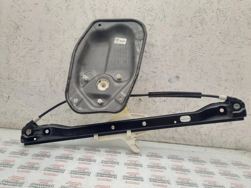 Rear window lifting mechanism without motor – Volkswagen Golf Plus (2005-2013)