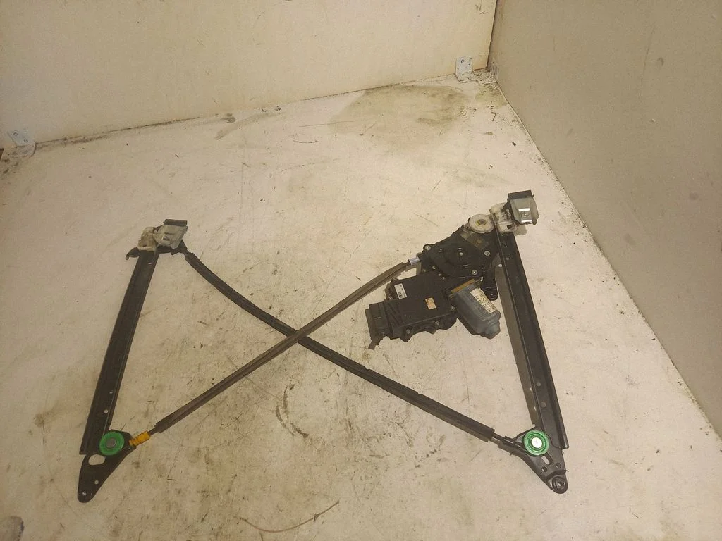 Rear door window regulator with motor – Volkswagen Sharan (2001-2010)