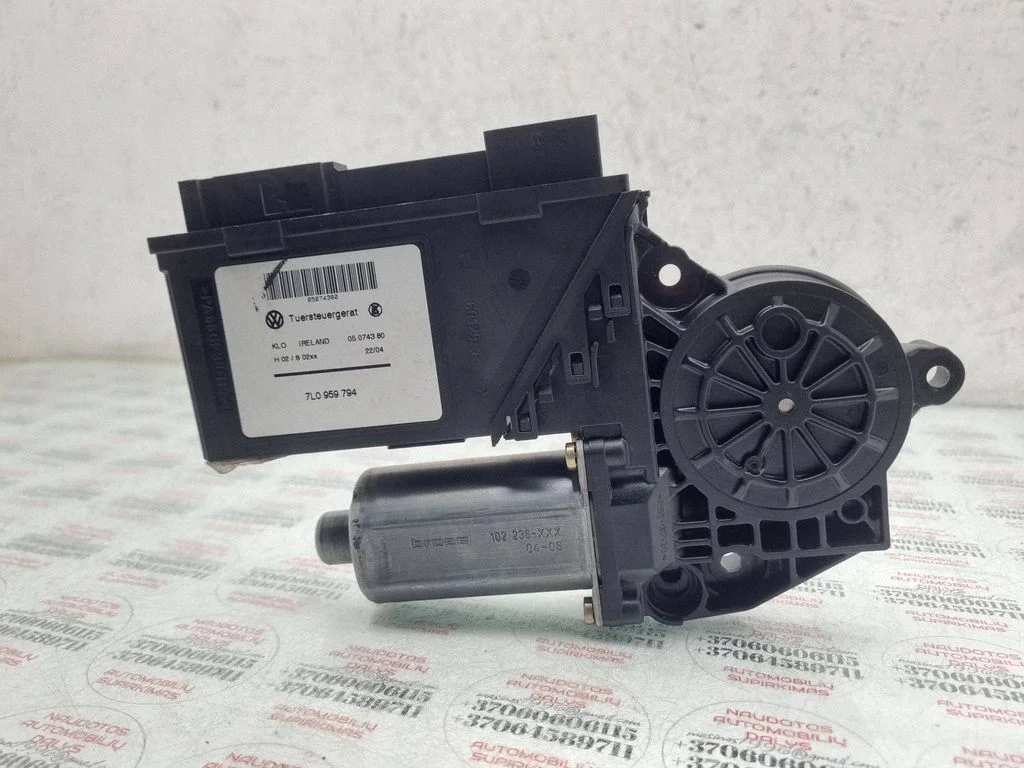 Rear door window regulator motor – Volkswagen Touareg I (2002-2010)